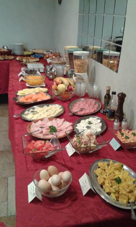 Albergo Ristorante Monterosa Ameno Eksteriør billede