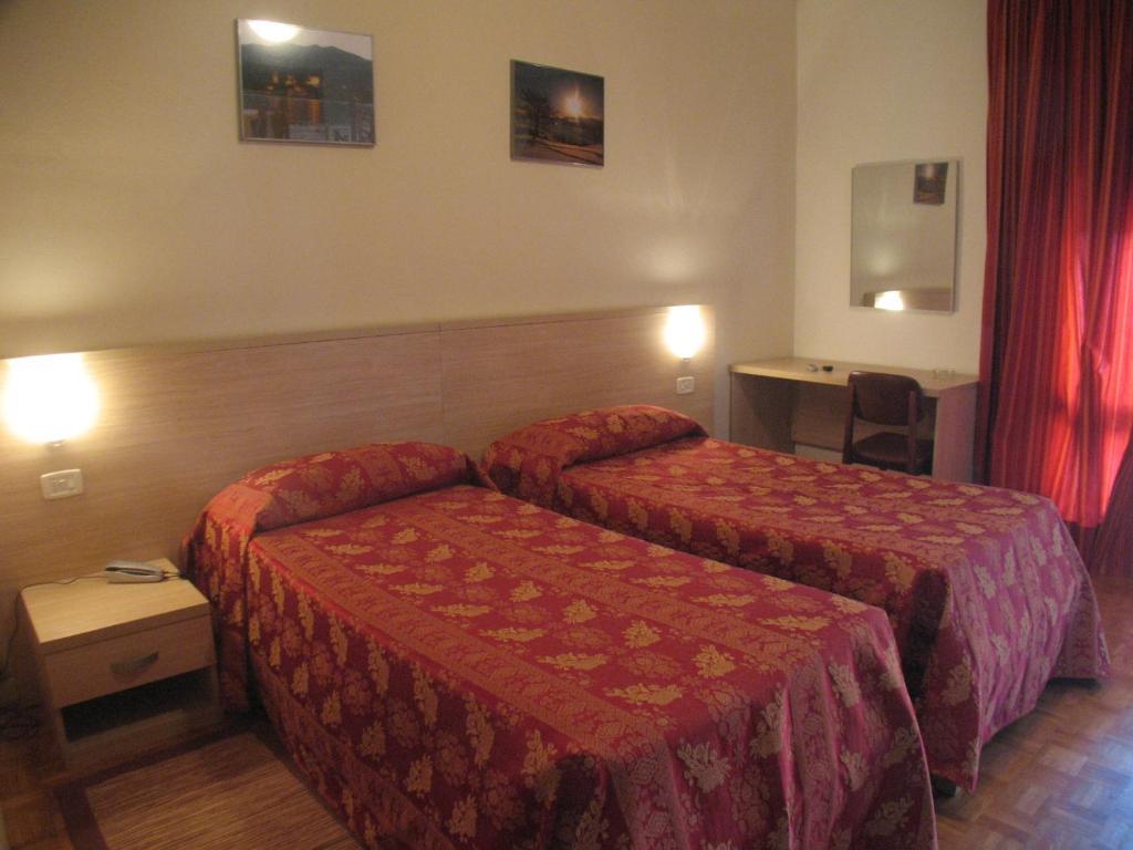 Albergo Ristorante Monterosa Ameno Værelse billede